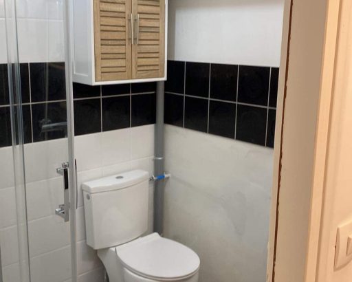 salle de bains sur la roche posay ..JPG