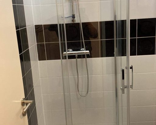salle de bains sur la roche posay.JPG salle de bains sur la roche posay.JPG